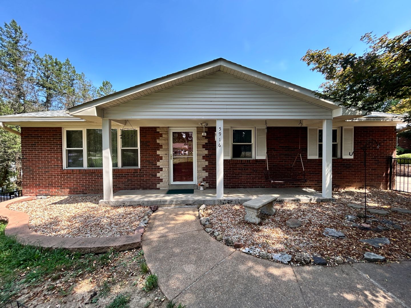 Spacious 3 Bedroom Ranch In Mehlville School District – photo 1 of 301