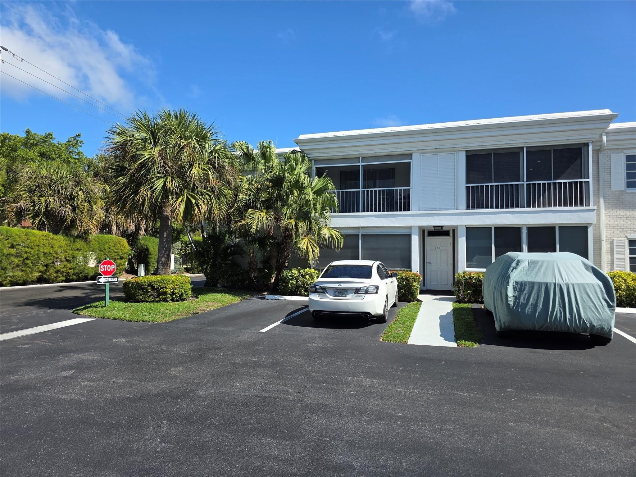 6391 Bay Club Drive – photo 1