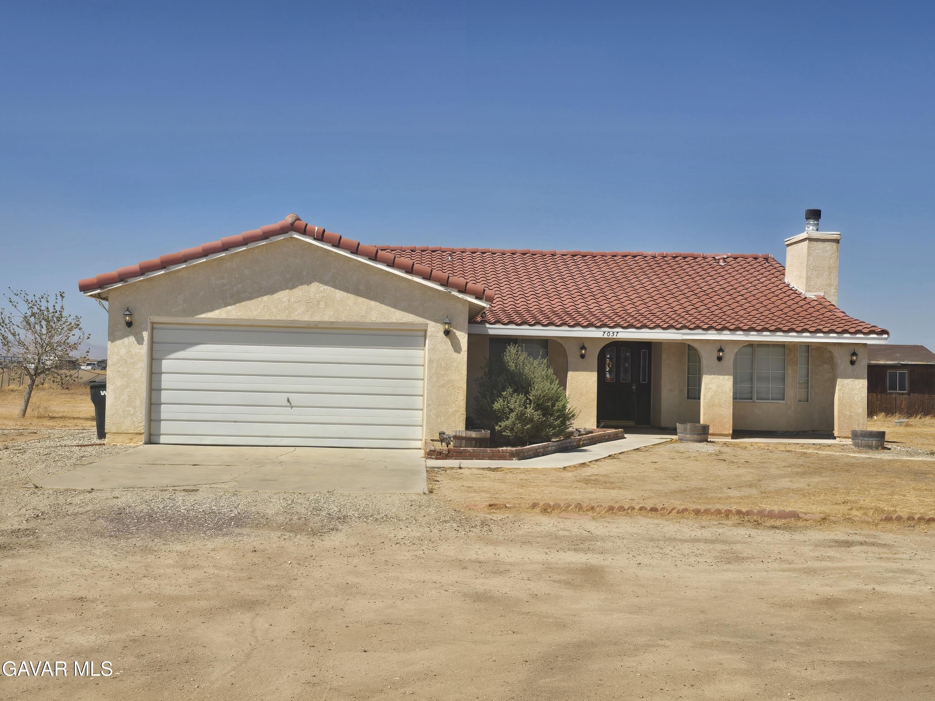 7057 W Avenue H – photo 1 of 49
