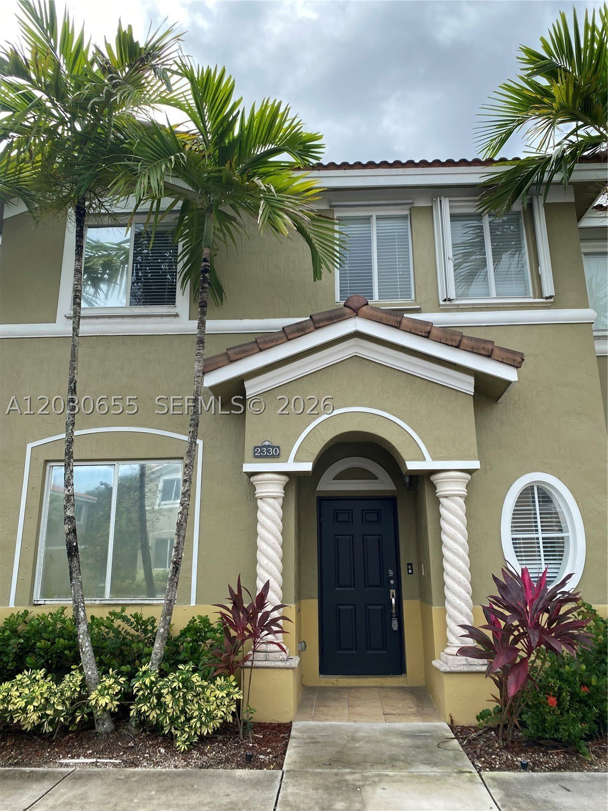 2330 SE 10th St – photo 1