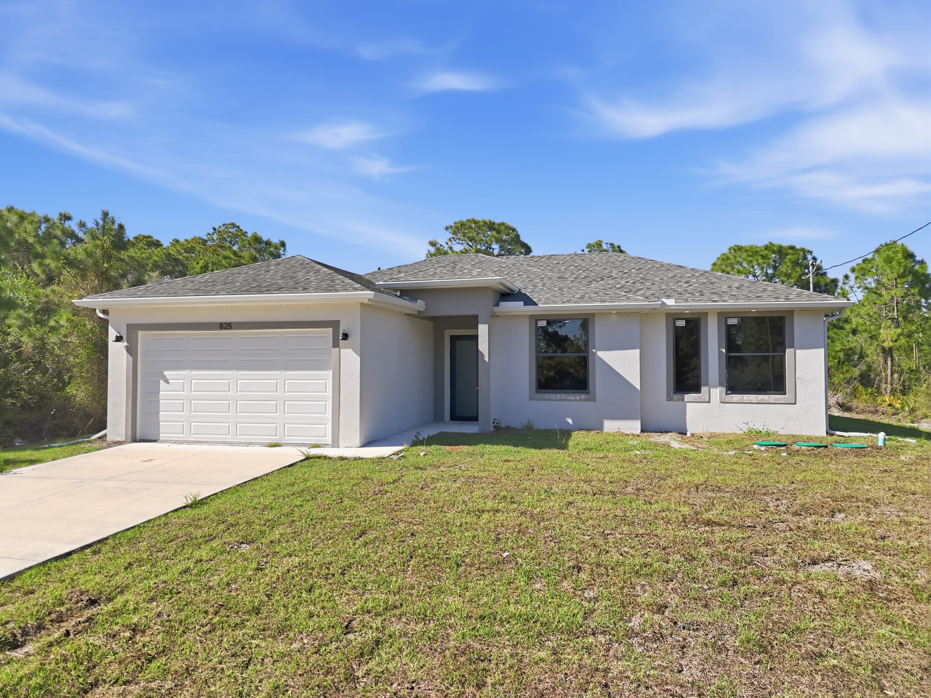 825 Carbon Street East – photo 1
