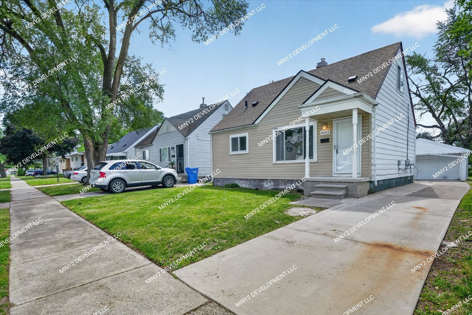 Fully Renovated 3-Bedroom Bungalow in Warren – photo 1