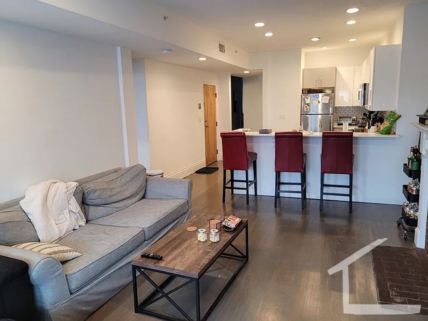 Charming 3 Bedroom-No Broker Fee – photo 1