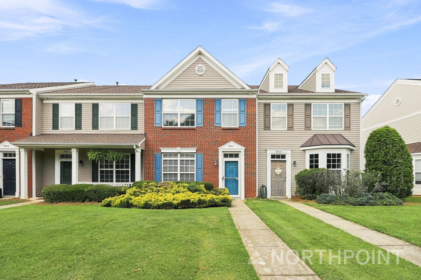 Coming Soon 2Br 2 5Ba Renovated Townhome Private Parking Pets Allowed – photo 1 of 284