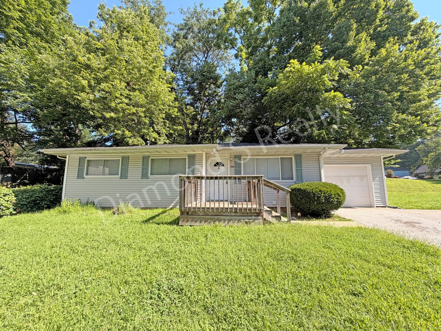 Charming 3-Bedroom in Southeast Springfield Location! – photo 1