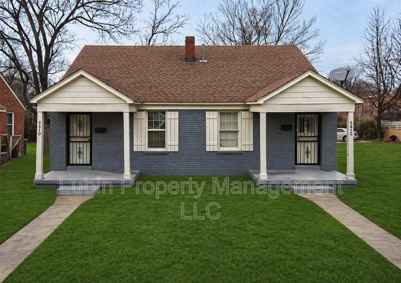 2412 Forest Ave – photo 1