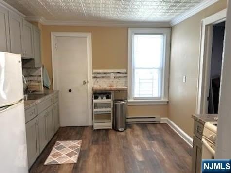 118 Lake Avenue – photo 1 of 9