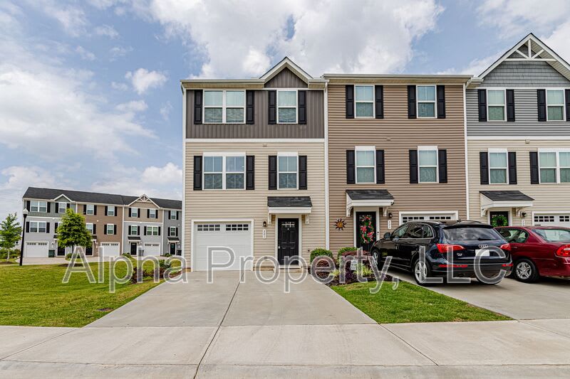 301 Parkridge Way – photo 1