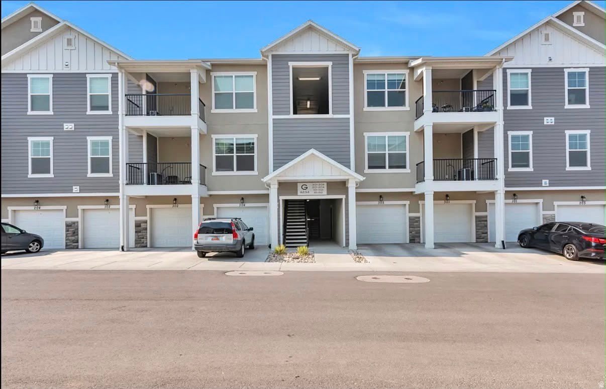 4234 W MCKELLEN Dr – photo 1