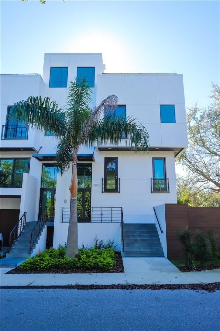 2814 W BARCELONA Street – photo 1 of 24