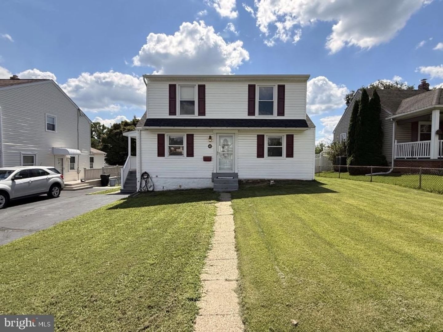 Single Family 4 Bed Aston – photo 1 of 30