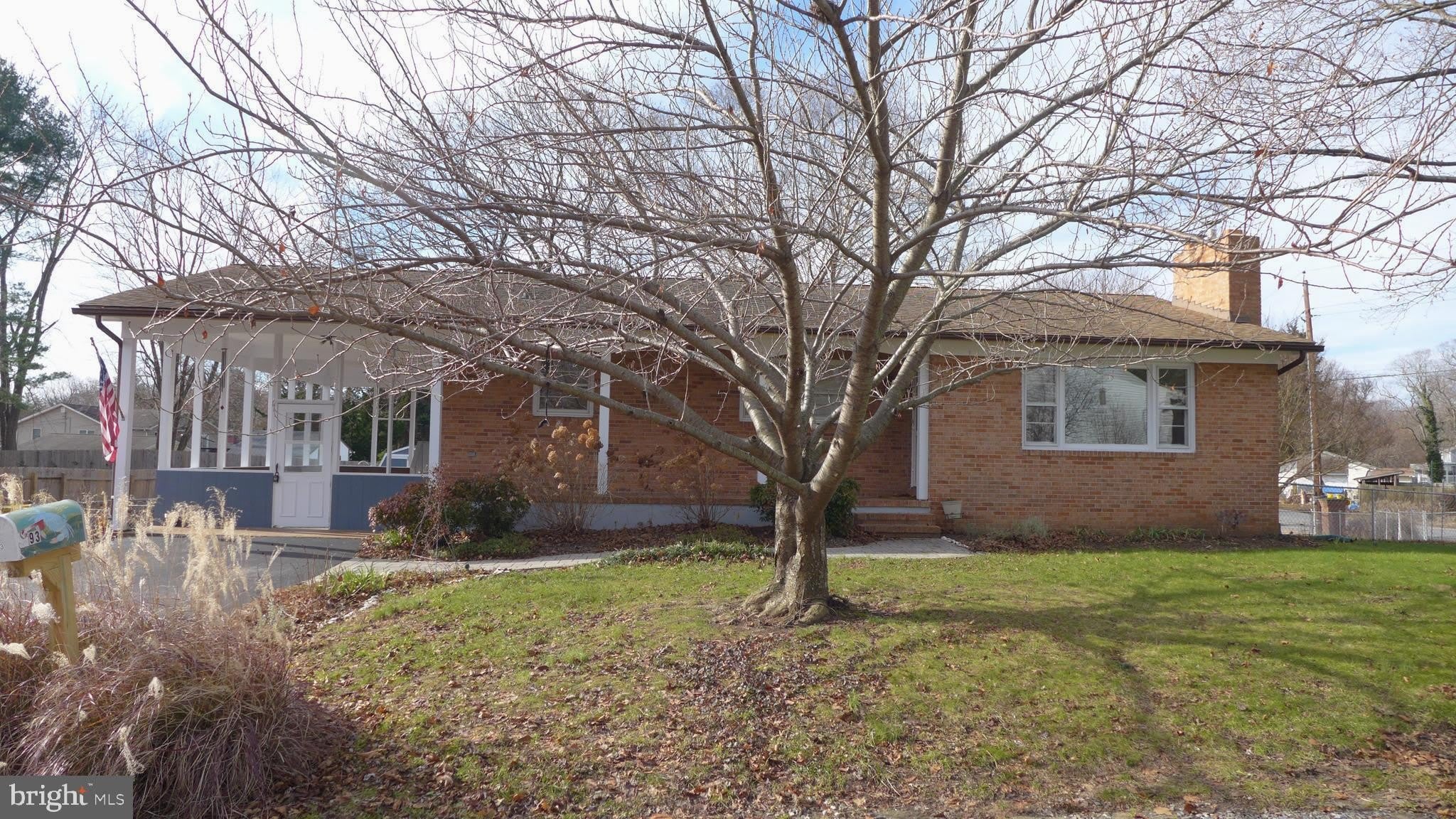 93 GREAT LAKE Drive – photo 1 of 25