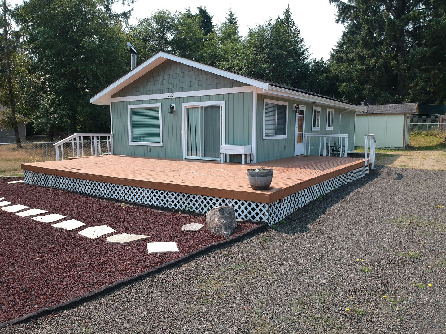 Beautiful 2 Bed, 2 Bath Home for Rent in Ocean Shores! – photo 1 of 40
