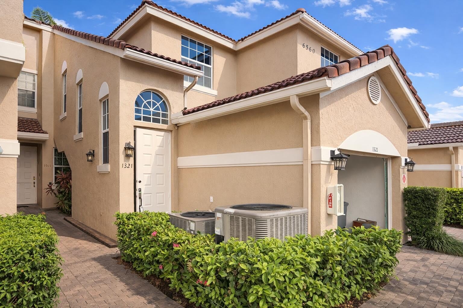 6560 Villa Sonrisa Drive – photo 1