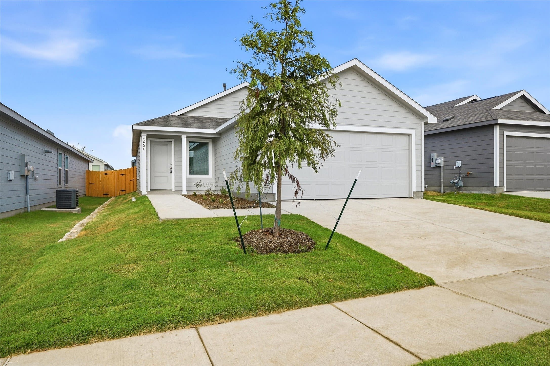 3924 Superior Place – photo 1