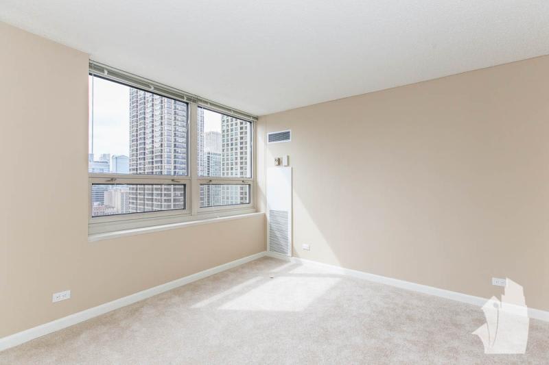 750 North Rush St – photo 1