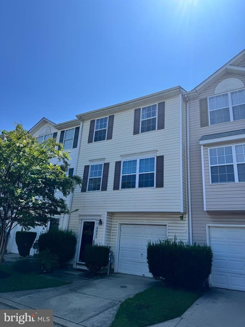8825 GOOSE LANDING CIR #8825 – photo 1