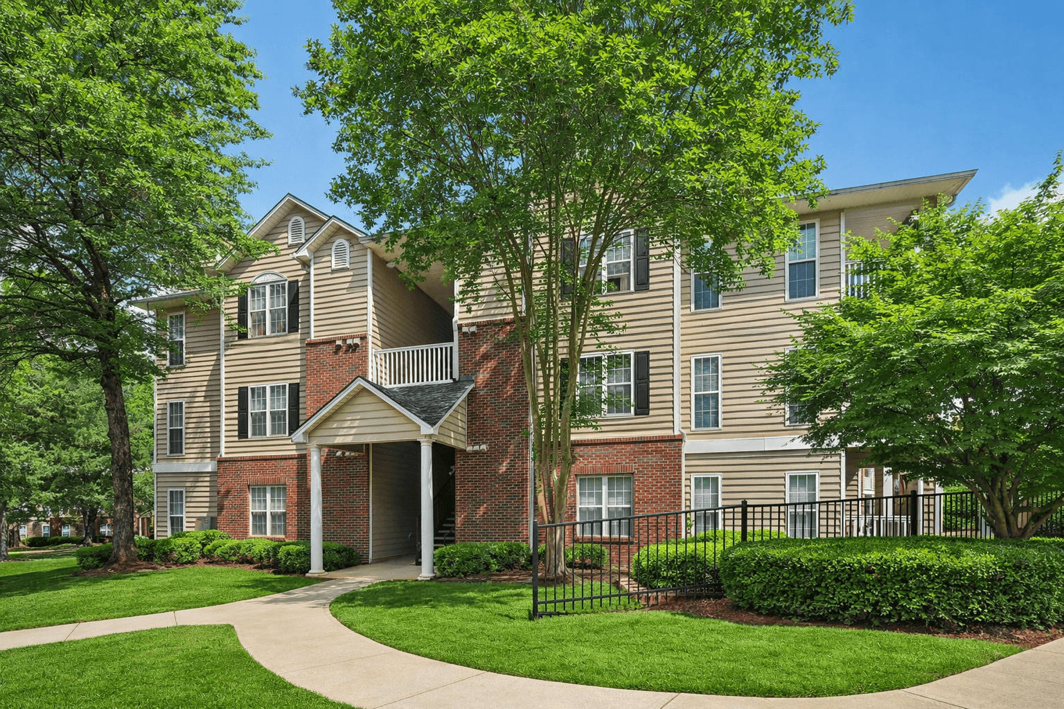 Lexington On The Green – photo 1 of 251