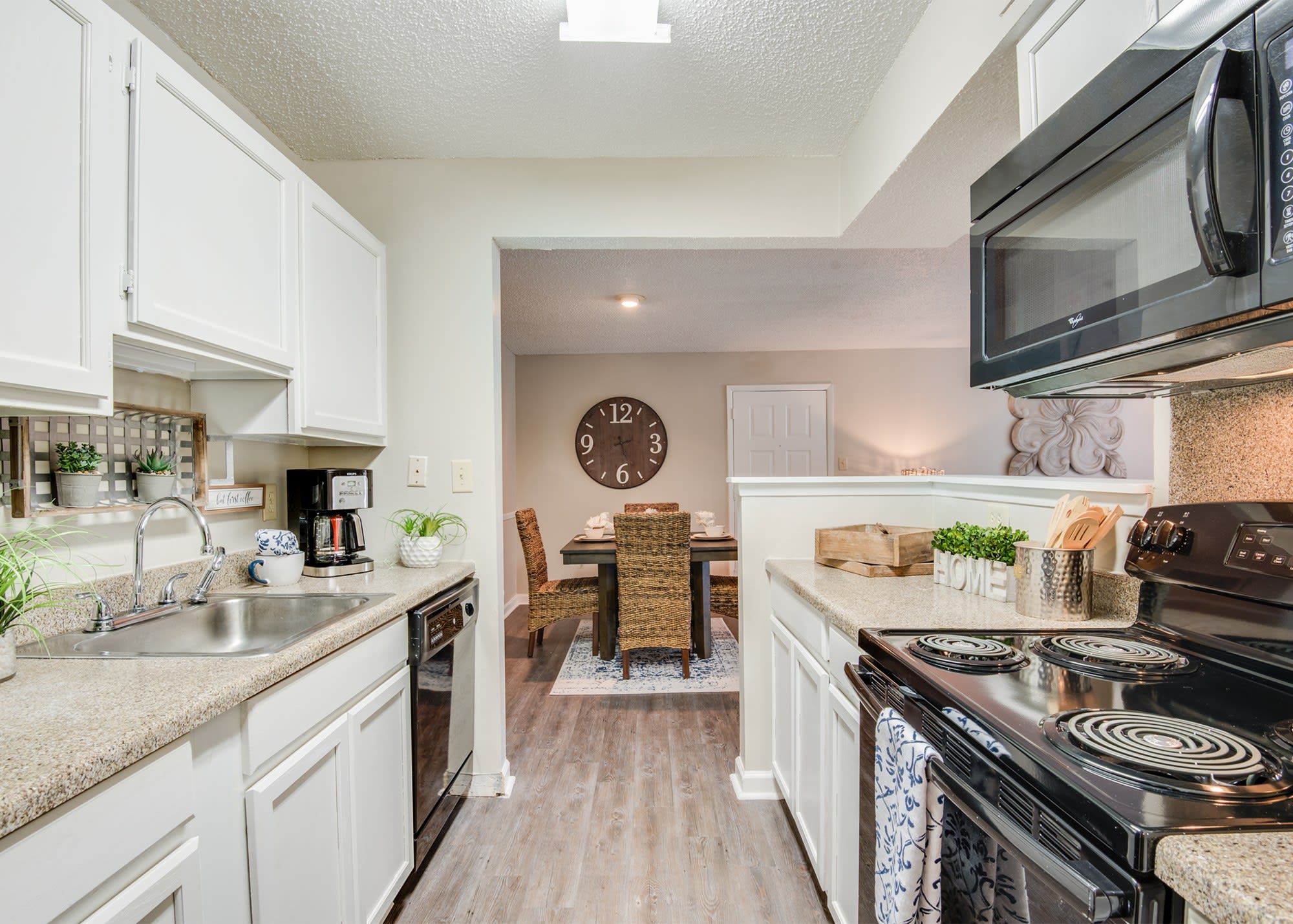 Oakleigh Apartments – photo 1