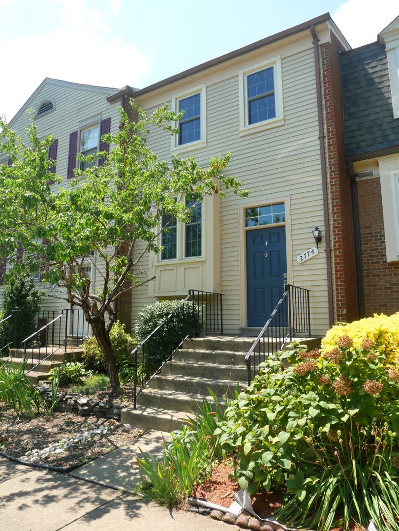 Bright And Beautifully Appointed 3Bed 3Bath Townhome In Vienna For Rent – photo 1 of 124