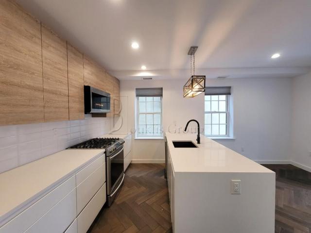 21 39 38Th Street – photo 1