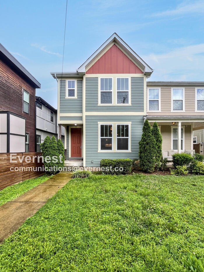 533 Moore Avenue – photo 1