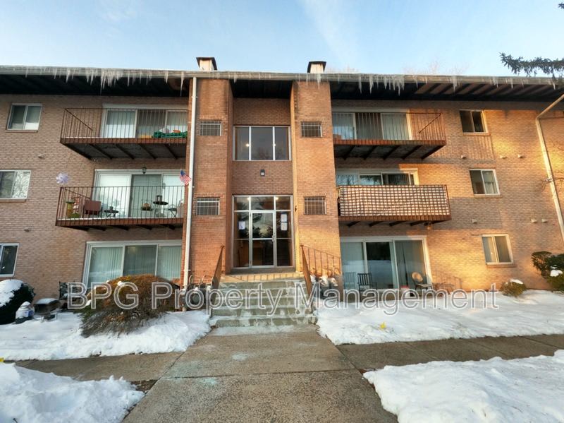 8812 Wesley Ave – photo 1 of 8