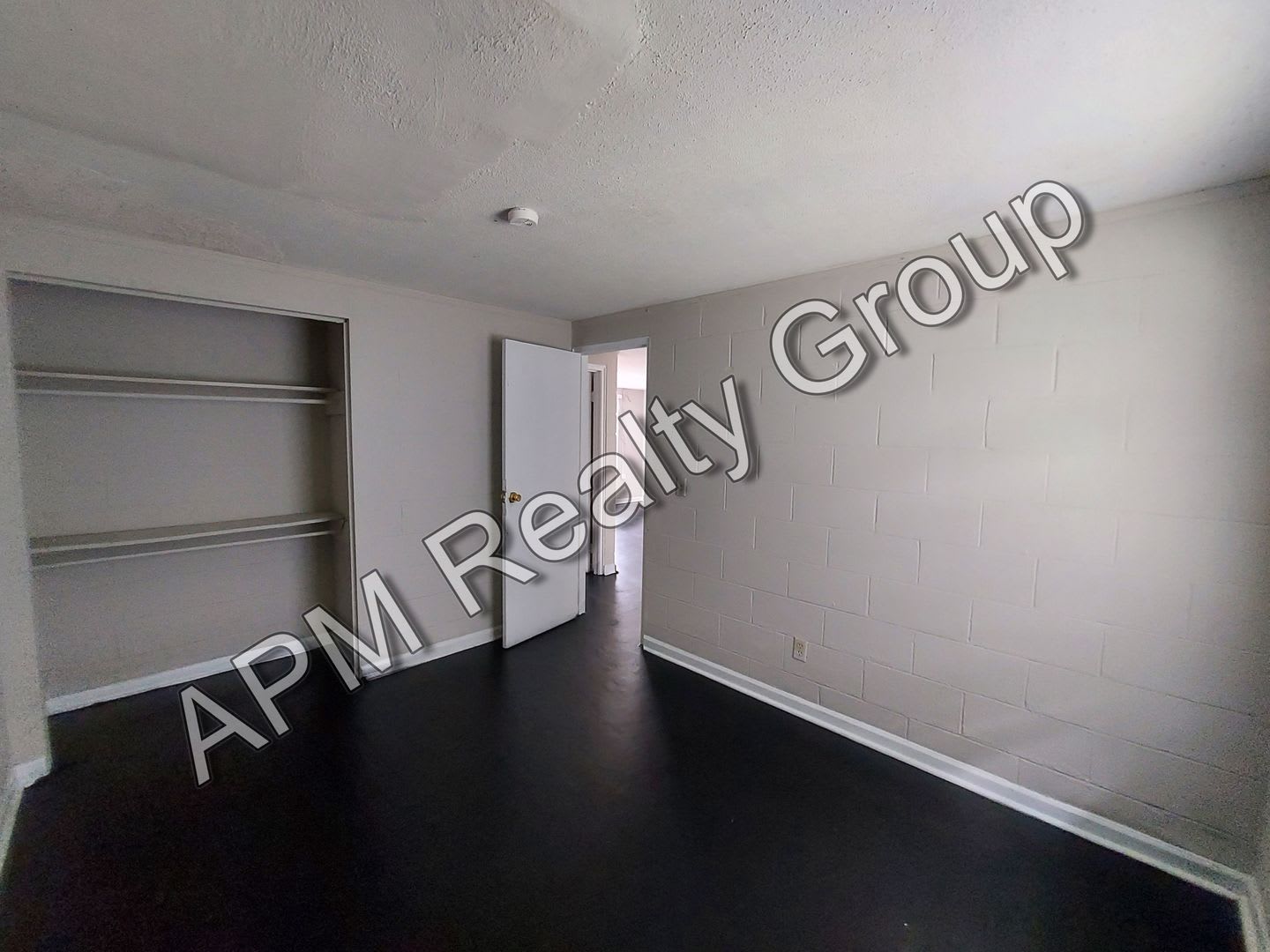 Renovated Two Bedroom Near Harden Street 50 Off First Month S Rent – photo 1