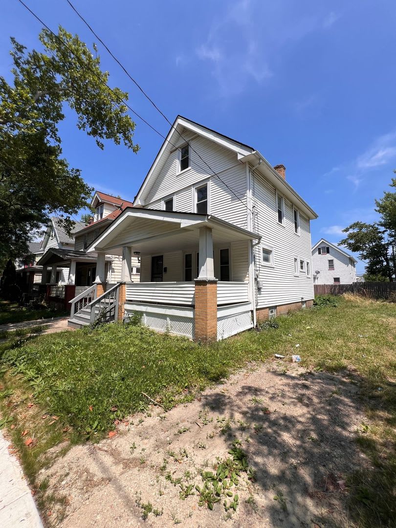 15407 School Ave – photo 1