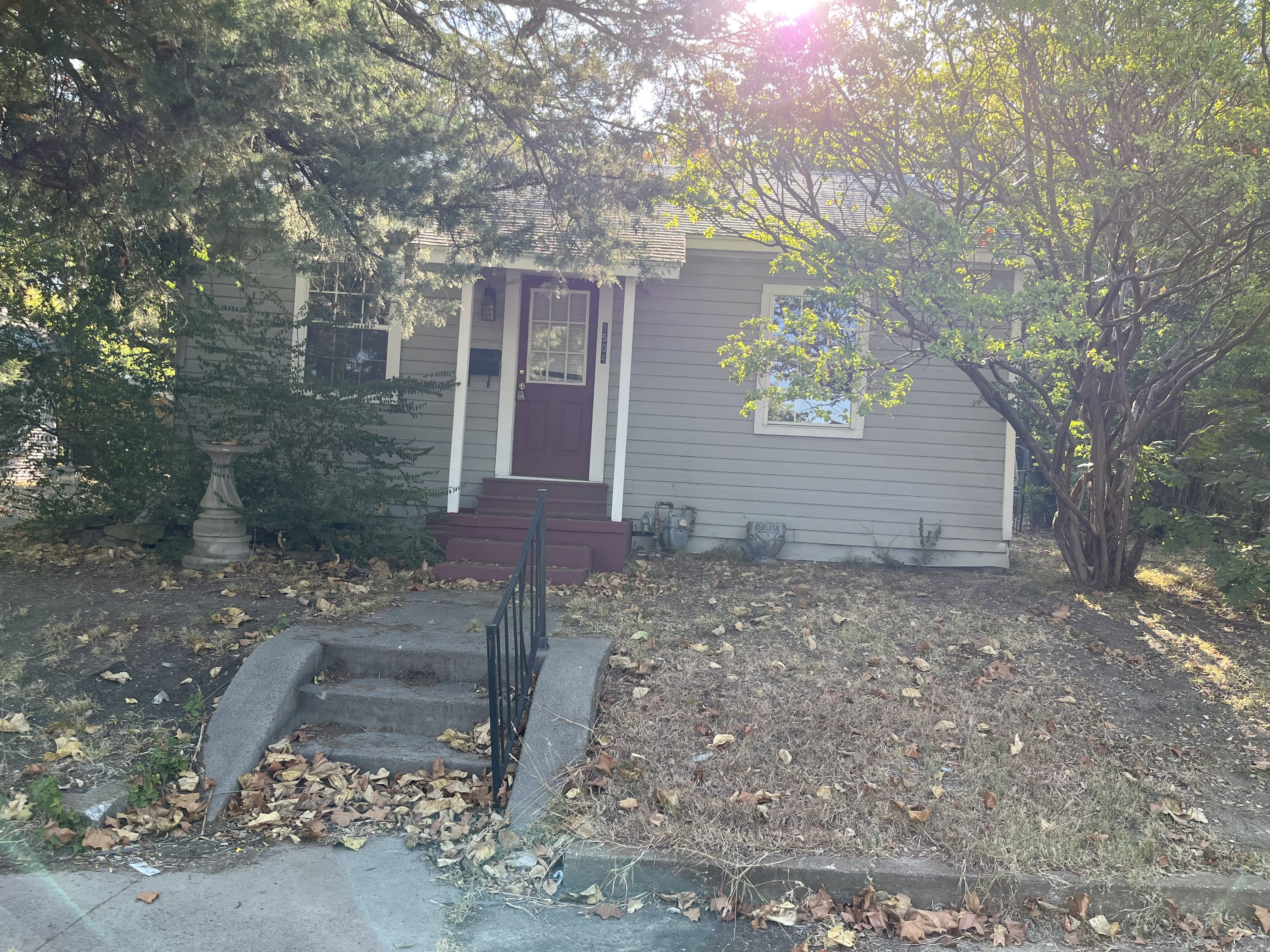 1504 Earl Street – photo 1 of 7