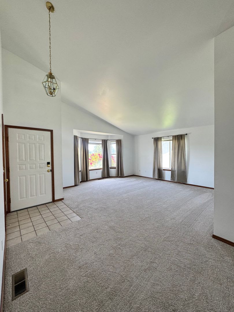 Terraced Estates 3br, 2ba, Dbl garage, Central air – photo 1 of 24
