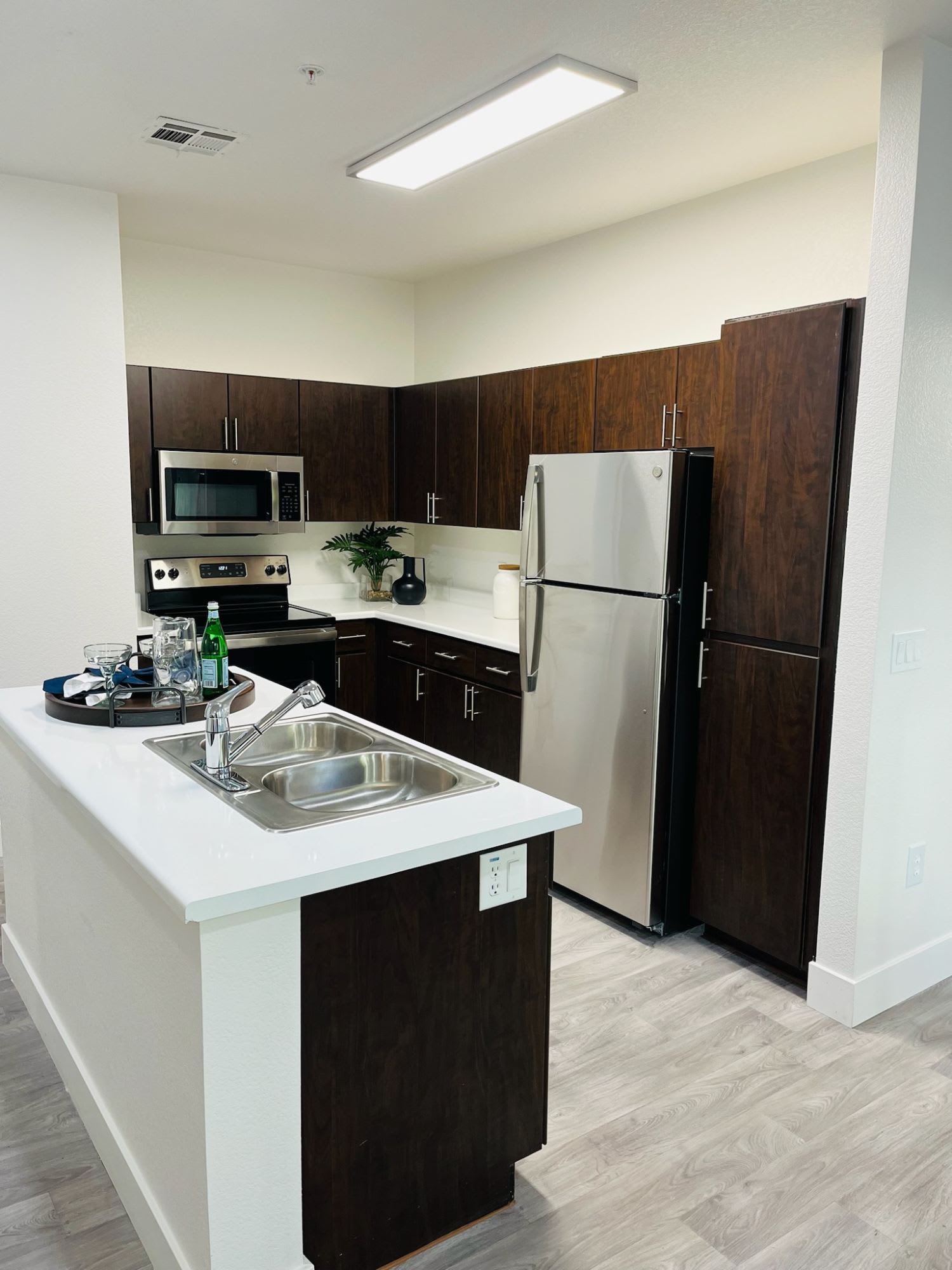 Elevation Luxury Apartments – photo 1