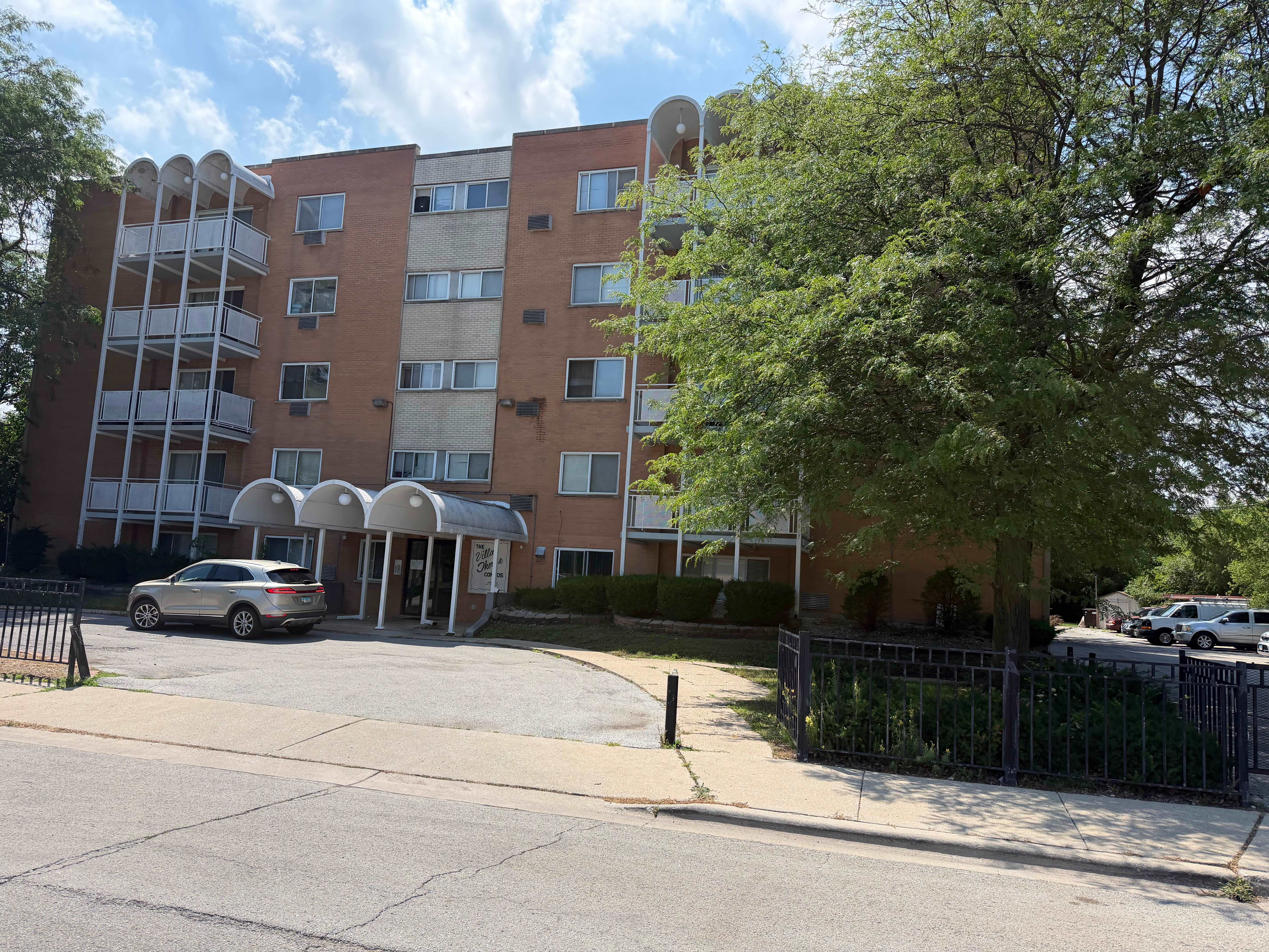 8018 S Hoyne Ave – photo 1