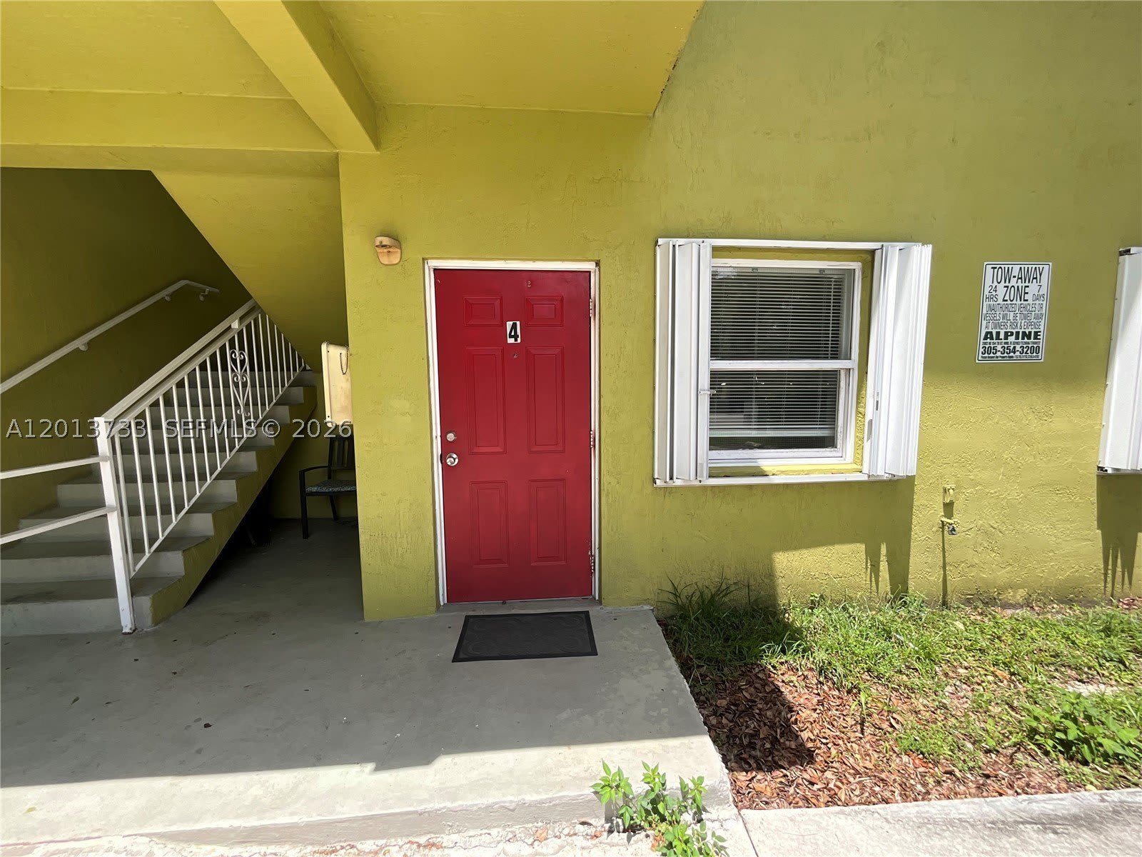 209 NE 141st St – photo 1 of 13