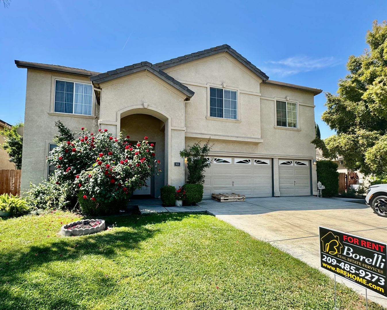 Reduced Huge 4 Bedroom Den 3 Bath Southside Home For Rent – photo 1