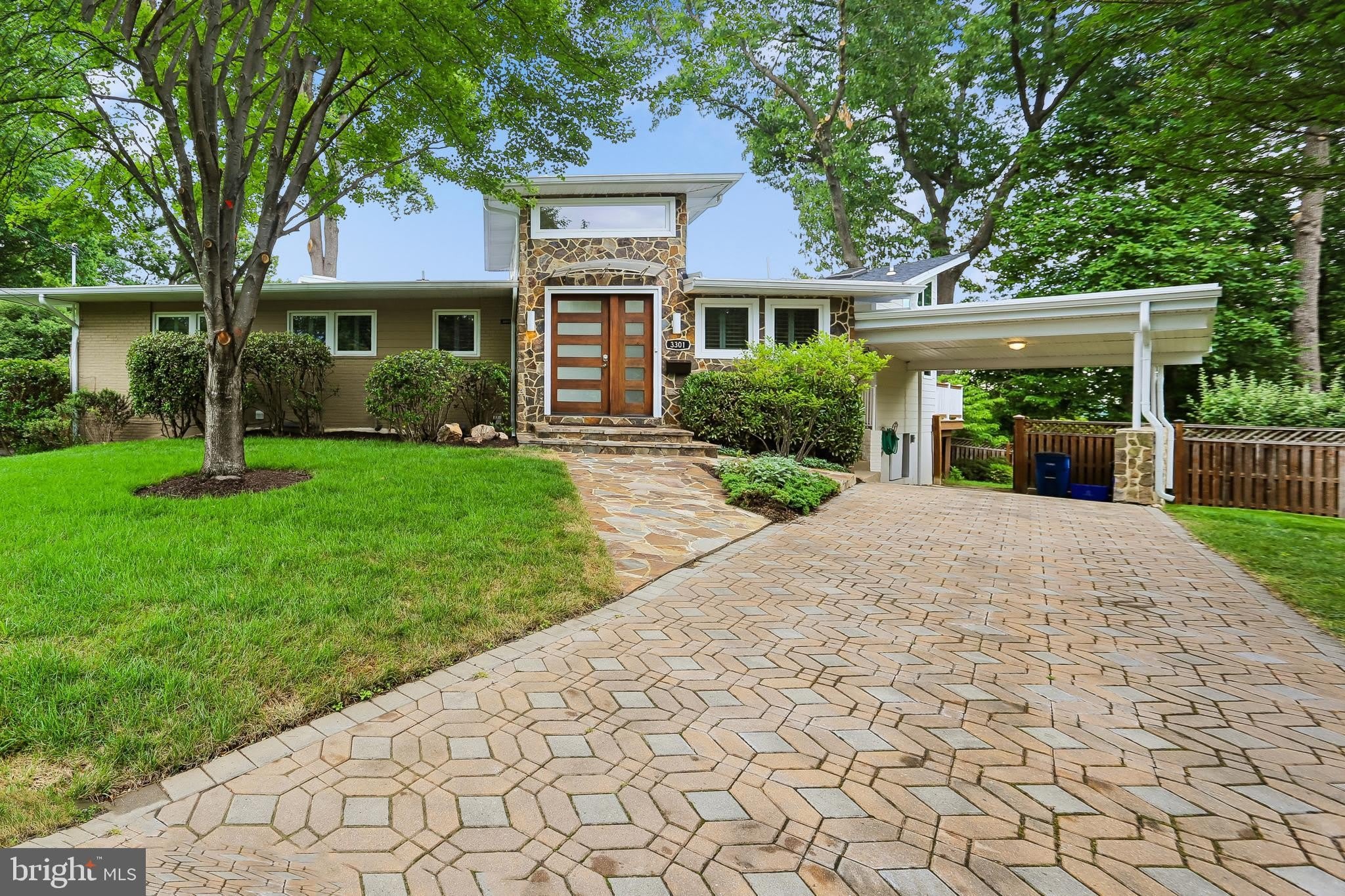 3301 SHIRLEY LN – photo 1