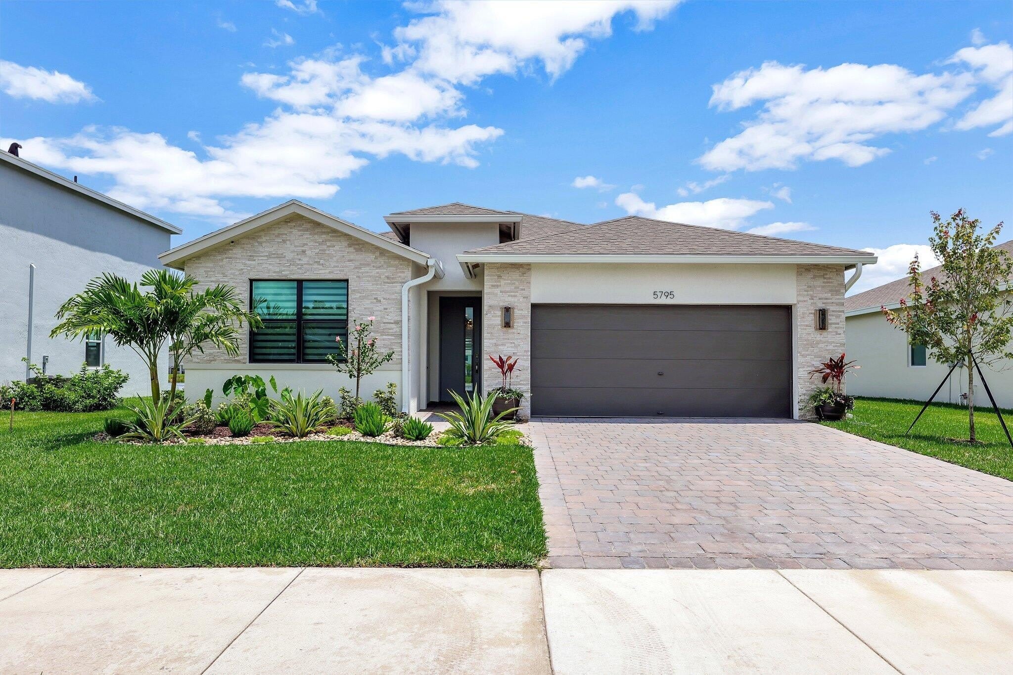 5795 SE Sky Blue Circle – photo 1