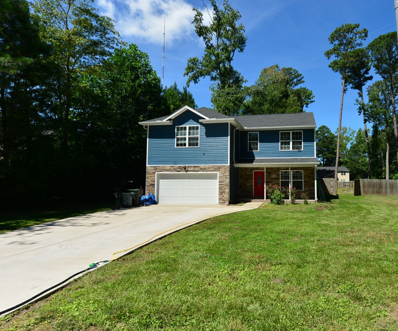 1st floor primary bedroom-5 bedroom home on quiet dead in street with huge fenced in backyard – photo 1
