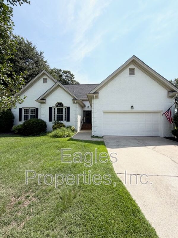 210 1 Creekside Dr – photo 1 of 17