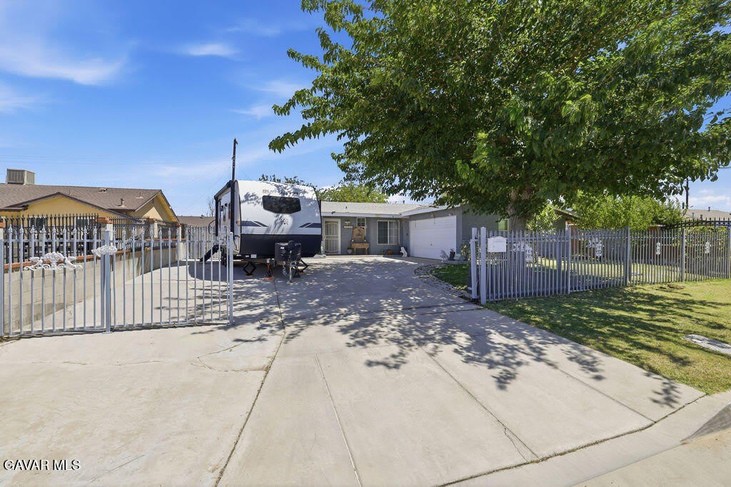 45554 6th Street – photo 1