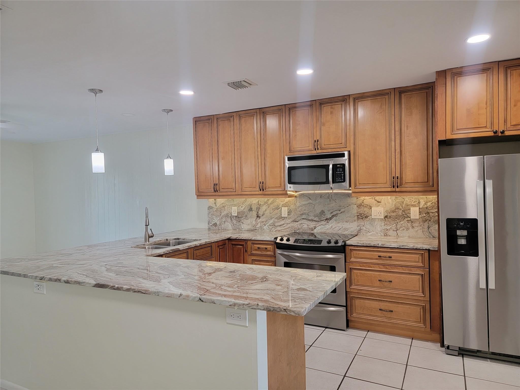 1601 SW 1 Terrace – photo 1
