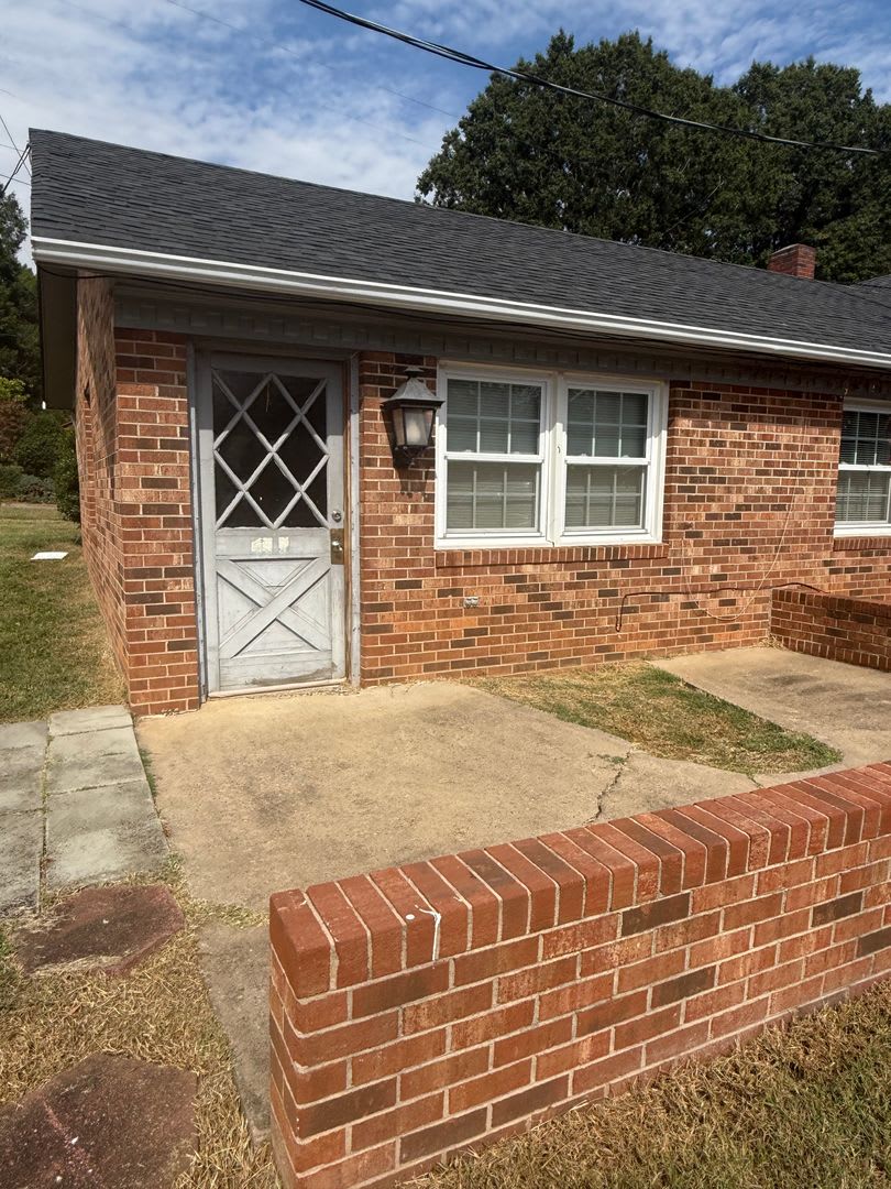 34 Magnolia – photo 1 of 5