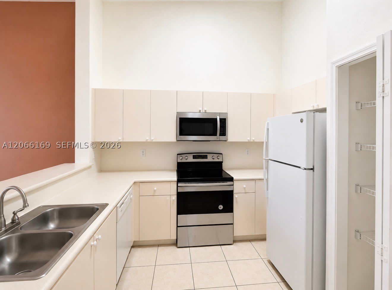 2811 Se 17Th Ave – photo 1
