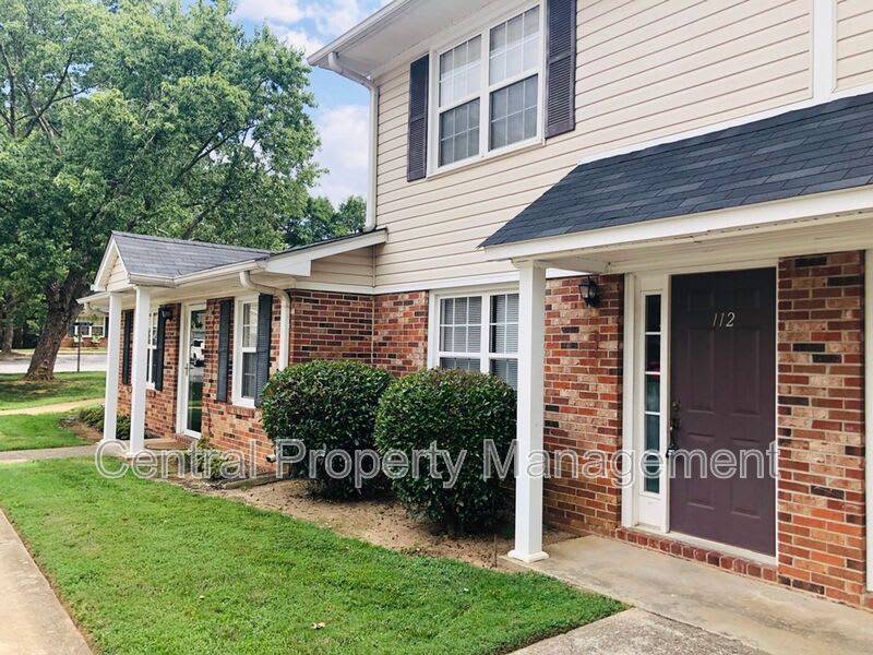 112 Silverbrook Drive – photo 1 of 12