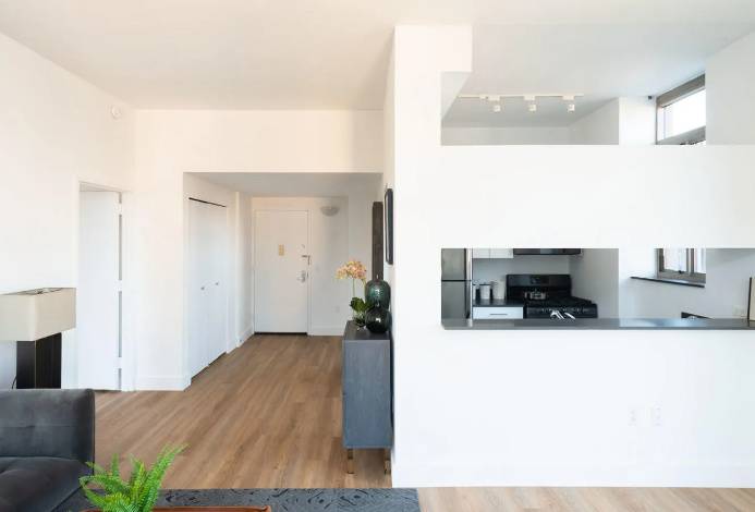202 W 26th St – photo 1