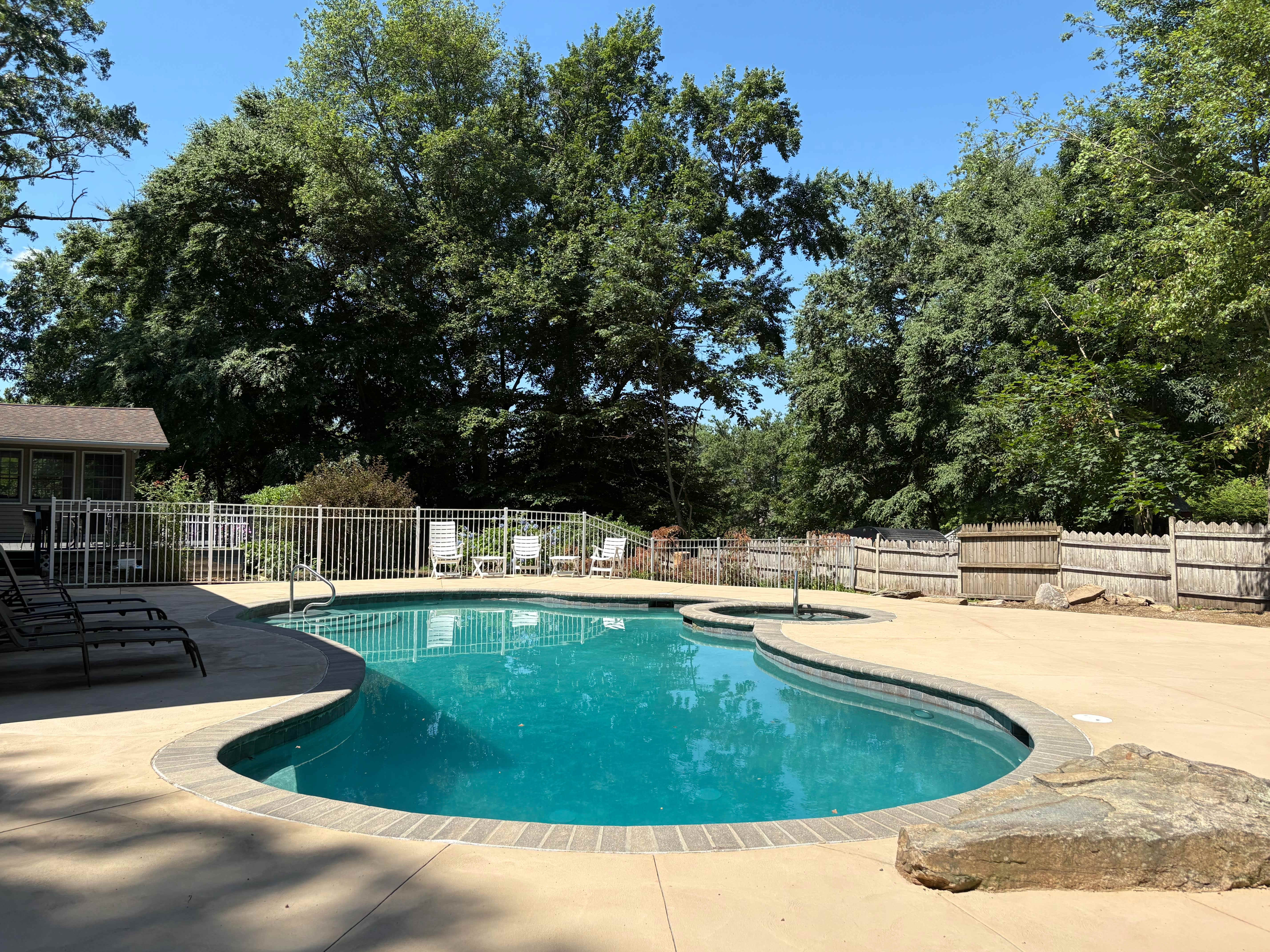 421 Hemlock Point Drive – photo 1 of 17