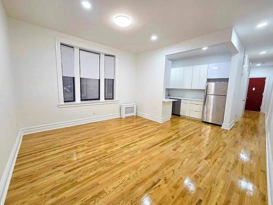 160 Wadsworth Avenue – photo 1
