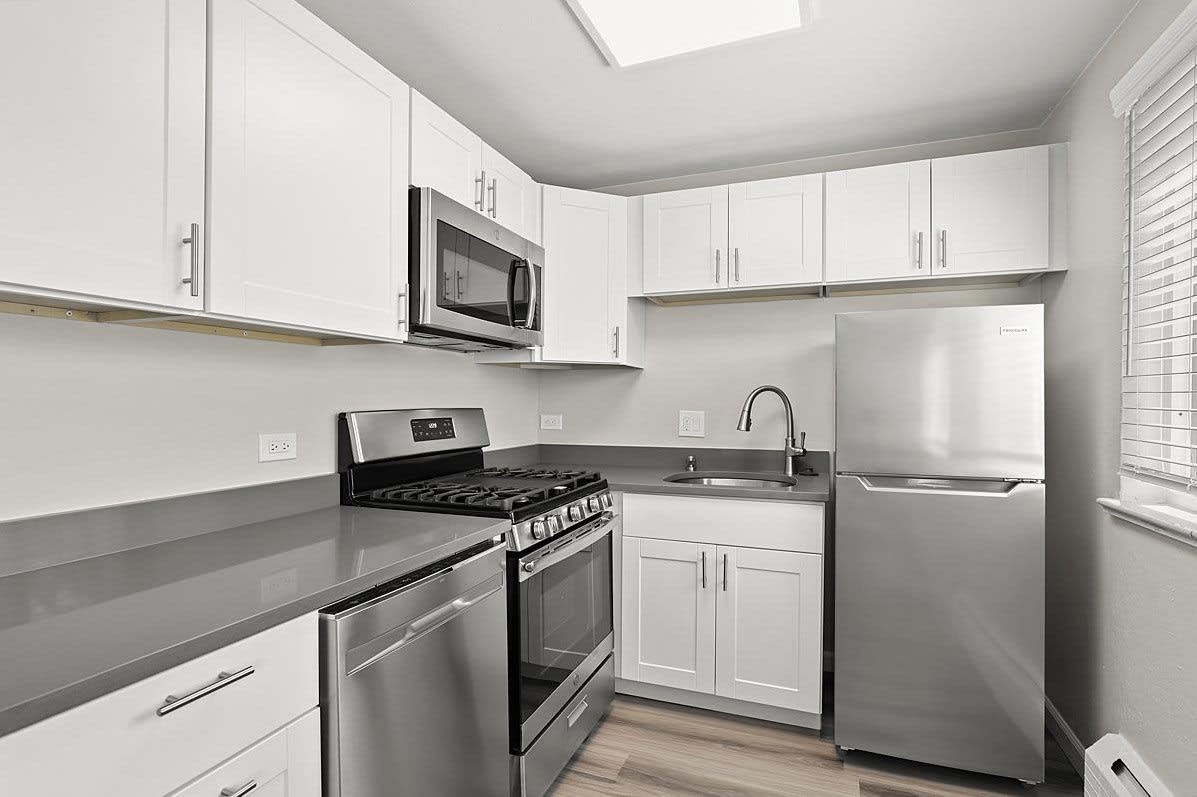 1325 Madison Apartments – photo 1