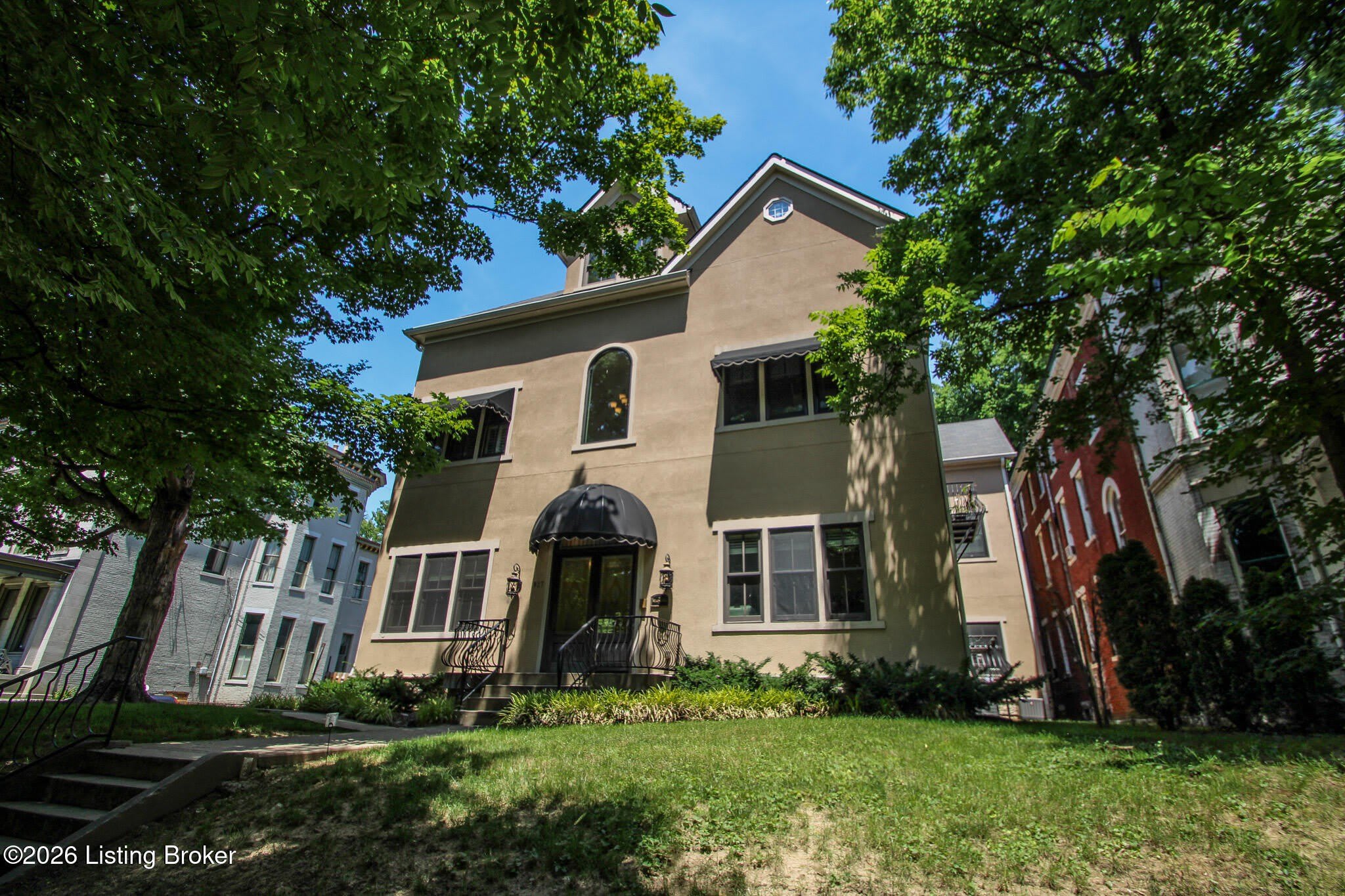 927 Cherokee Rd – photo 1 of 250