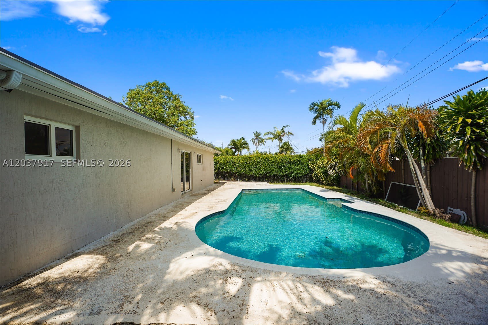 10501 SW 53rd St – photo 1 of 54